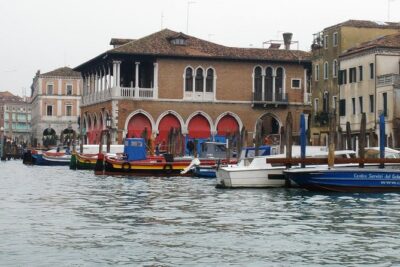 2-hour Venice Guided Walking Tour with Gondola ride - Stop 1: Chiesa di San Giacomo di Rialto—quick, traditional, and free