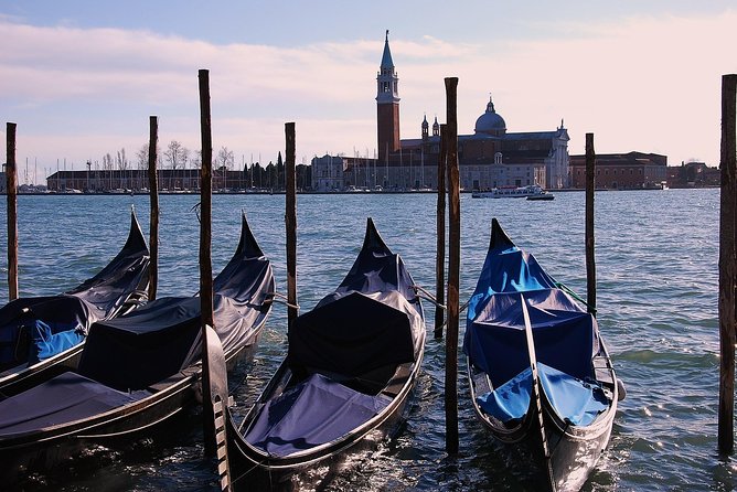 45-Minute or 1-hour Private Gondola Ride from Rialto - Where You Start: Riva del Carbon and the St. Mark’s Area Access