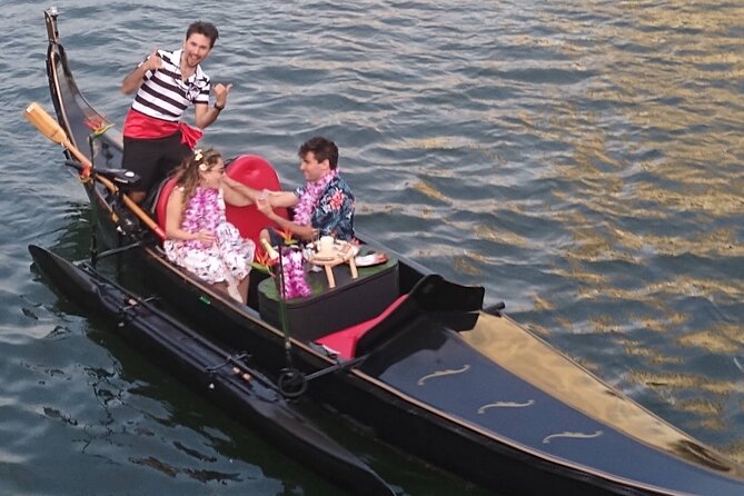 Aloha Gondola Cruise with Drinks & Pastries - The cruise route: harbor views, Waikiki canal scenes, and Diamond Head