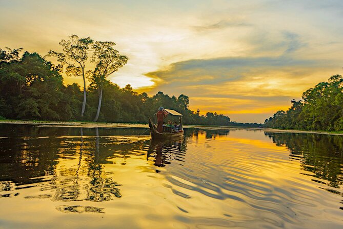 Angkor Bike & Gondola Ride at Twilight - Twilight cycling and a dragon boat on Angkor Thom’s moat