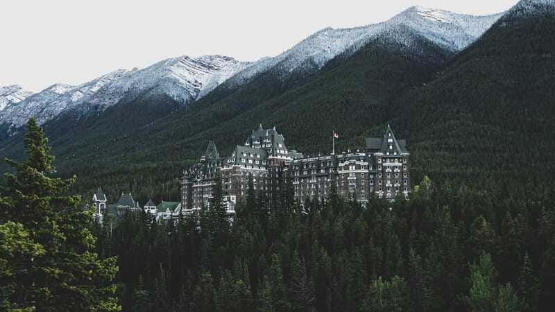 Banff: Banff Town, Gondola, and Johnston Canyon Day Tour - Surprise Corner and the Fairmont Banff Springs Photo Moment