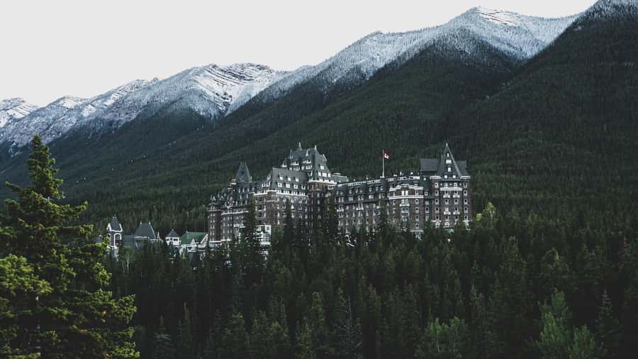 Banff: Banff Town, Gondola, and Johnston Canyon Day Tour - Group Size, Transport, and the “Will This Feel Crowded?”