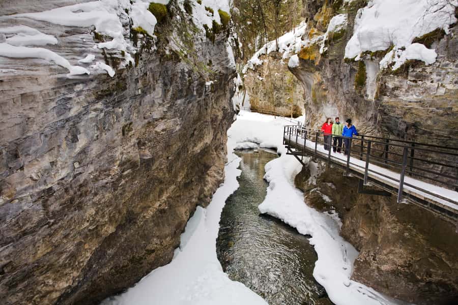 Banff Gondola, Banff Town, Lake Minnewanka, Bow Falls - Banff Town lunch time: the part you’ll actually enjoy