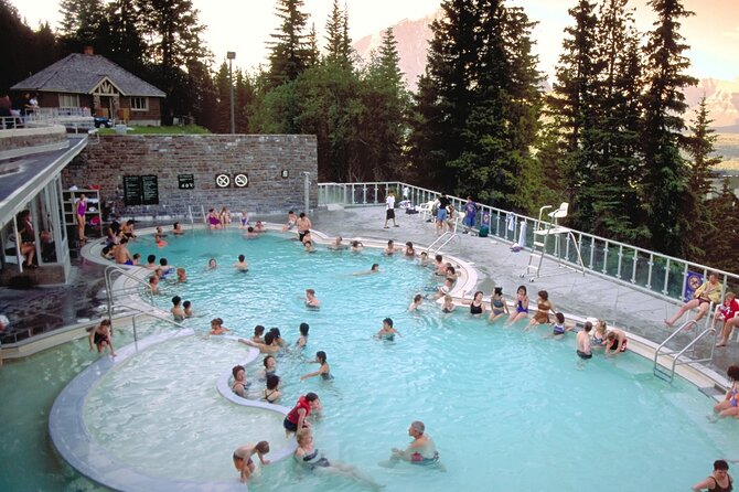 Banff: Gondola, Hot Spring and Three Lakes Tour - Two Jack Lake: the quick shoreline win at lake-rim speed