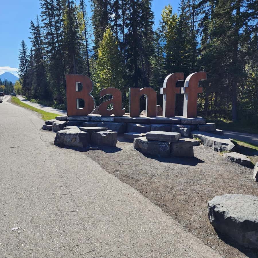 Banff: Gondola, Hot Springs, Bow falls & Three lakes tour - Hot Springs plan: what to do when Upper Hot Springs are closed
