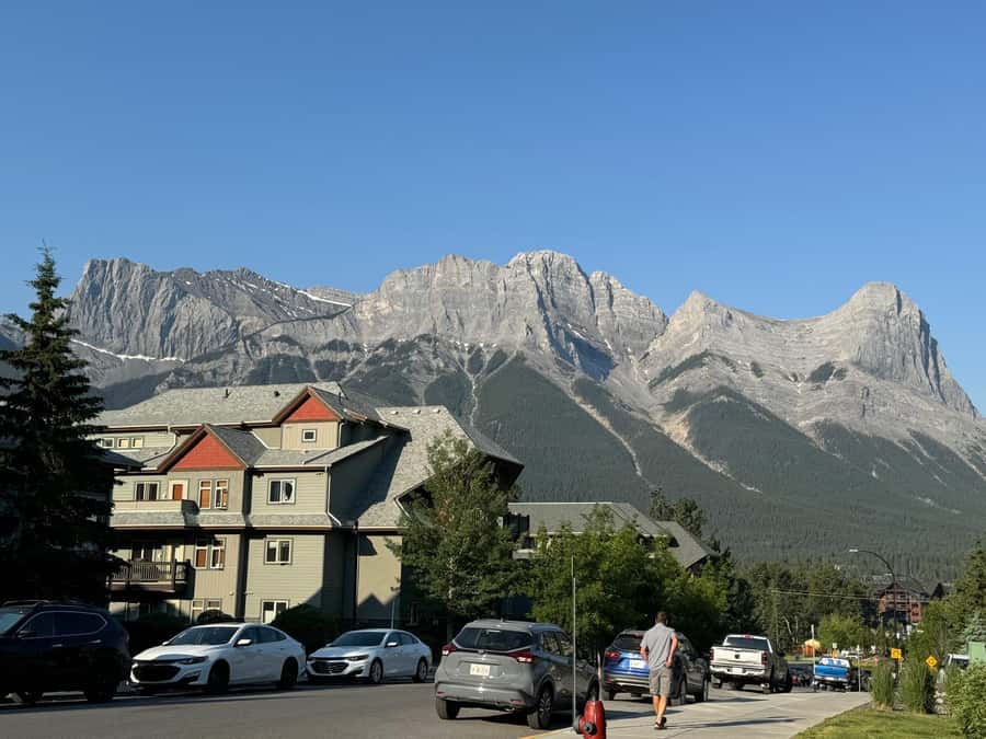 Banff: Gondola, Hot Springs, Bow falls & Three lakes tour - Banff Town time: Banff Avenue without the stress