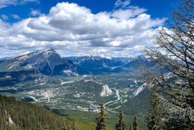 Banff Gondola Lake Minnewanka Johnston canyon and Banff Town - Lake Minnewanka Stop: Fast Panoramas With Real Photo Payoff