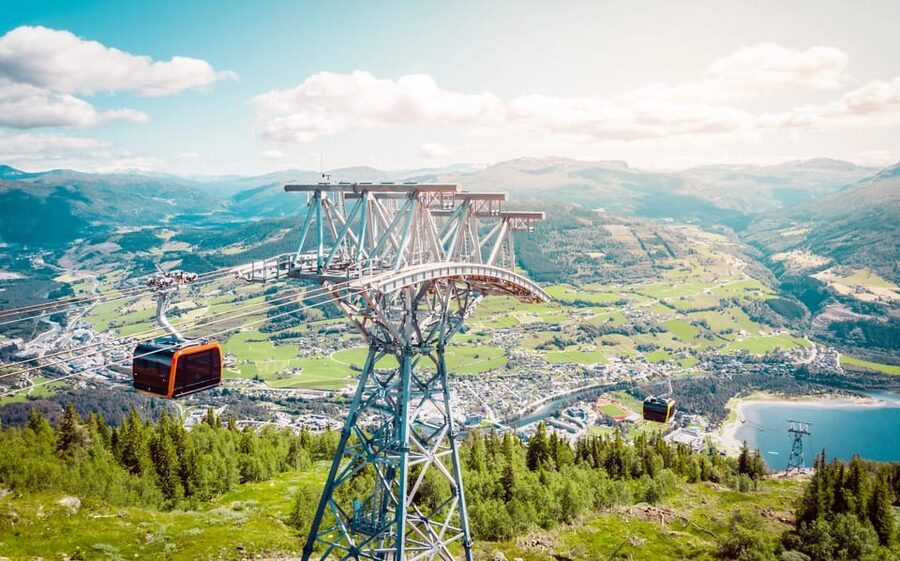 Bergen: Hardangerfjord, Voss Gondola & 3 Great Waterfalls - Leaving Strandkaien and getting your bearings fast