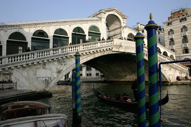 Best of Venice Private Tour: St. Mark's Doge Palace Gondola Ride - Piazza San Marco: 15 Minutes to Get Oriented Fast