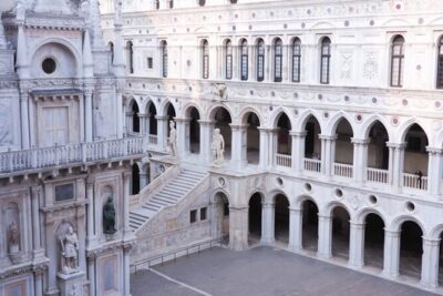 Best of Venice Private Tour: St. Mark's Doge Palace Gondola Ride - Starting at Chiesa di San Giacomo di Rialto: Where the Day Begins