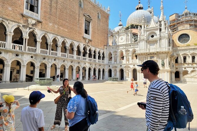Best Of Venice: Saint Mark's Basilica, Doges Palace with Guide and Gondola Ride - Price and logistics: when this tour is a smart buy