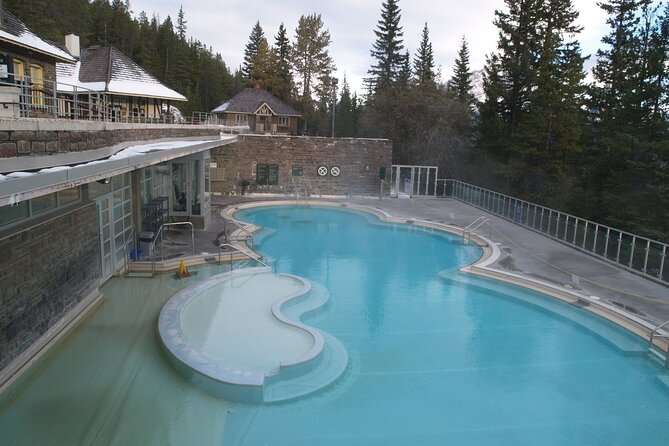 Calgary/Banff: Gondola, Upper Hot Spring, Bow Fall & Top 3 Lakes - Johnson Lake: an easy loop finish with warm-lake appeal