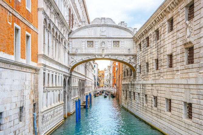 Crafted Gondola Ride under Breathtaking Bridge of Sighs™ - How the 45-minute total really breaks down