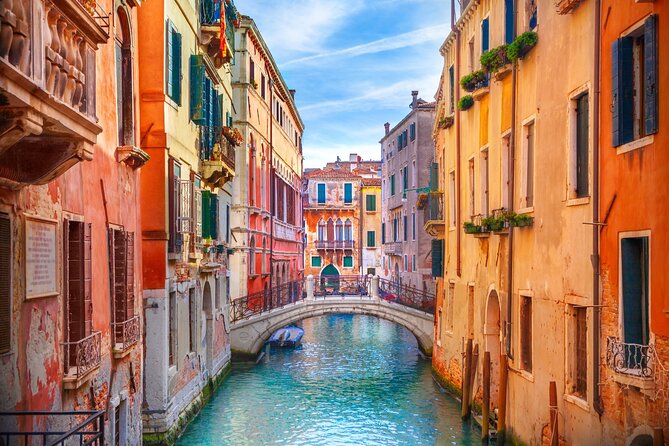 Doge’s Palace Tour, Prisons, Bridge of Sighs & Gondola Ride - How to get there: meeting at the Clock Tower, then starting your clock