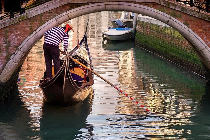 Enchanting Venice: Private Gondola Experience - What “private” feels like day-to-day in Venice