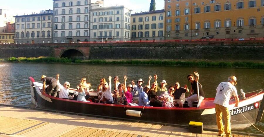 Florence: Guided Gondola Boat Tour with a Glass of Wine - Key points to know before you go