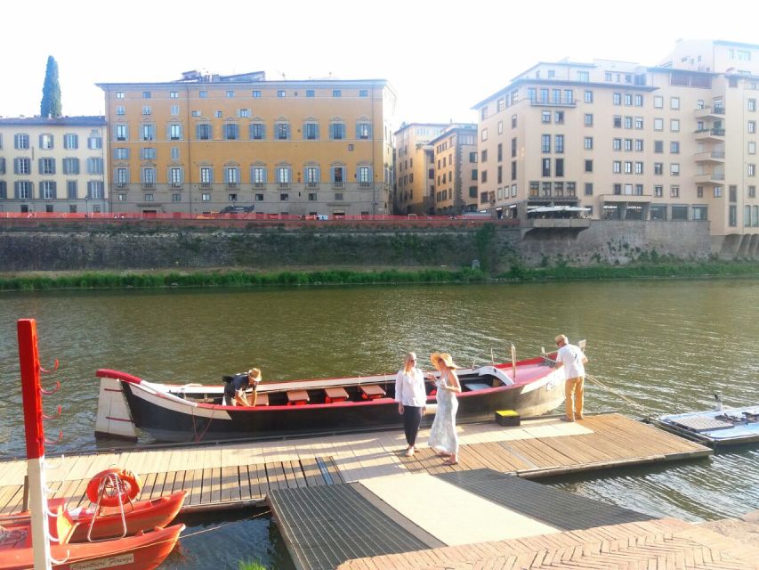 Florence: Guided Gondola Boat Tour with a Glass of Wine - Aperitivo With a Glass of Cool Wine on Board
