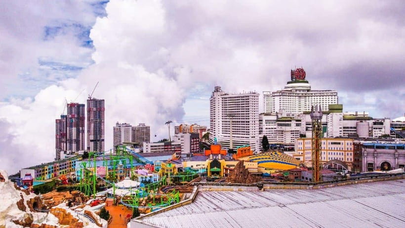 From Kuala Lumpur: Genting Highlands Day Tour & Gondola Ride - Batu Caves: Lord Murugan, limestone caves, and practical monkey-proofing