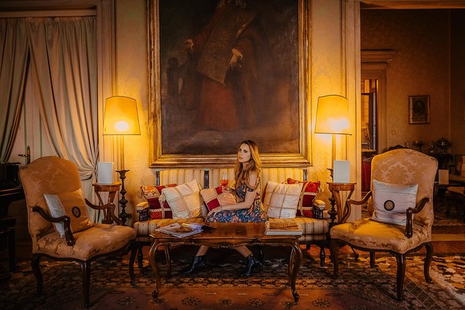 Gondola Ride and Aperitif in a Venetian Palace - The Small Extras to Watch For