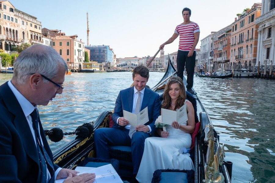 Grand Canal: Renew Your Wedding Vows on a Venetian Gondola - Where You Start: Calle Larga S. Marco and the St Mark’s Square Approach