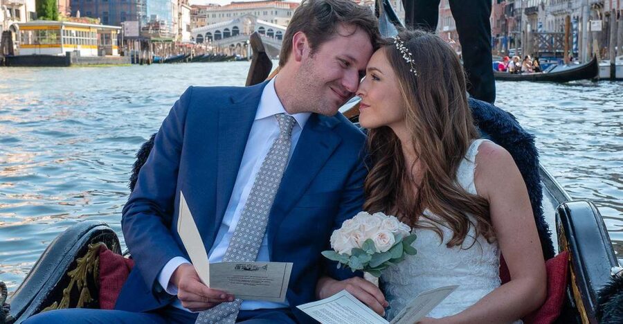 Grand Canal: Renew Your Wedding Vows on a Venetian Gondola - Grand Canal Views, Then the Quiet Canals for the Ceremony