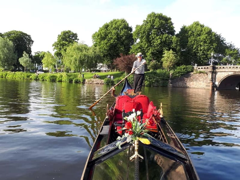 Hamburg Alster Lake romantic Tour in a Real Venetian Gondola - Weather, clothing, and the small step that matters