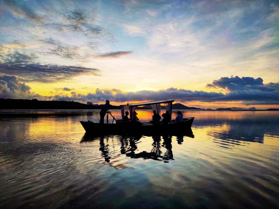 Ko Lanta: Sunrise Gondola Boat Ride with Breakfast - Who should book this sunrise gondola ride (and who should think twice)