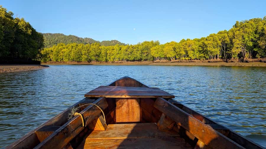 Koh Lanta: Romantic Sunrise Private Gondola Tour - Getting back safely and smoothly around 9 AM