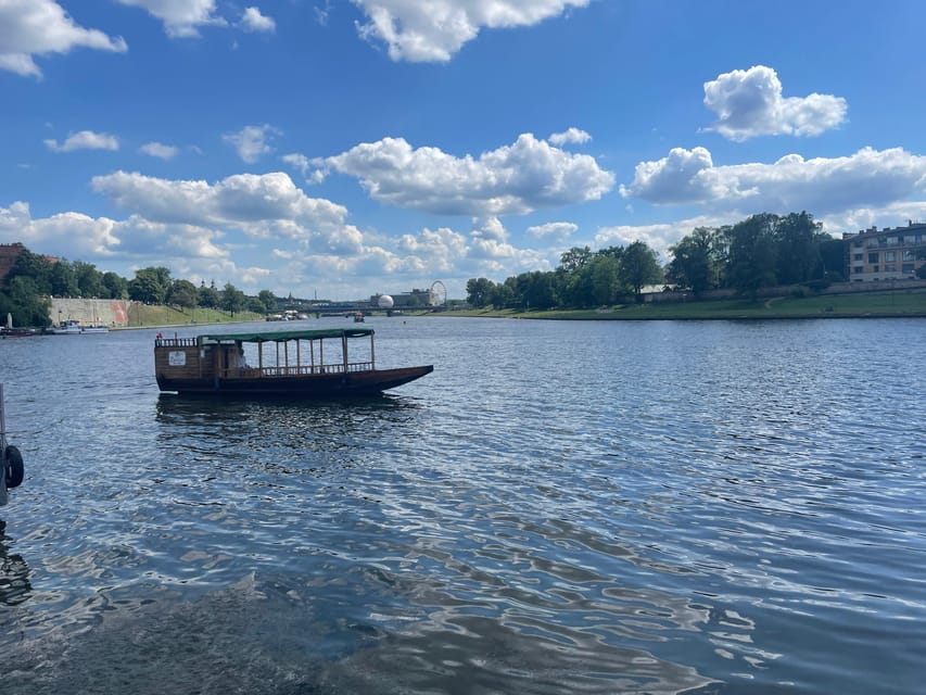 Krakow: Evening or Night Gondola Cruise - CRICOTEKA and Podgórze: Contemporary Art in Historic Shoes