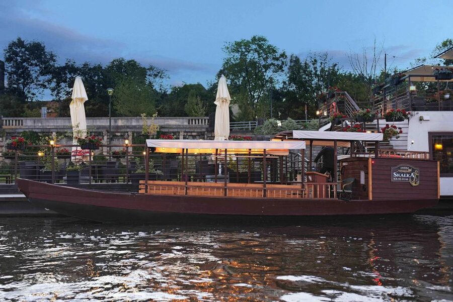 Krakow: Private Traditional Gondola Cruise - Key things to know before you go