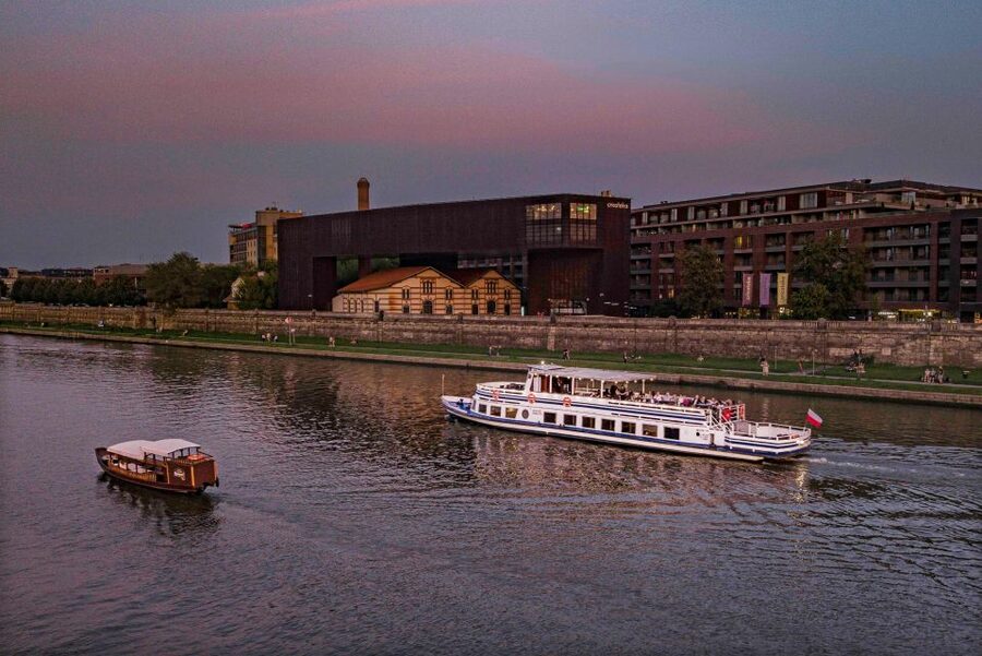 Krakow: Private Traditional Gondola Cruise - Audio guide quality: what you can expect and how to work with it