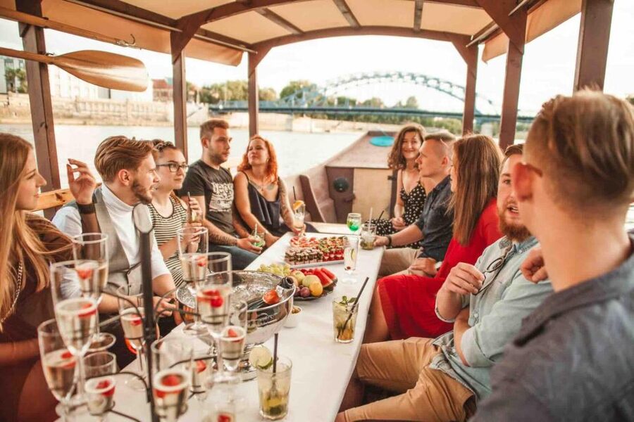 Krakow: Private Traditional Gondola Cruise - Price and value: $164 per group up to 12