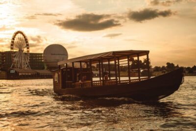 Krakow: Vistula Night Cruise by Gondola w/ Audio Commentary - Bridges, castles, and church spires: what you’ll actually see from the water
