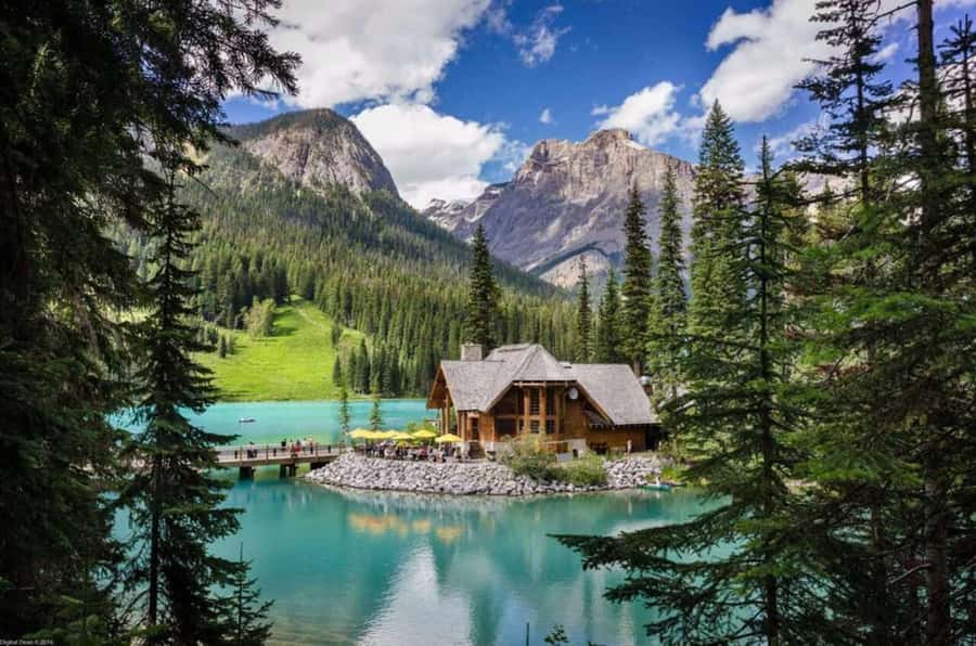 Lake Minnewanka, Lake, Louise, Johnson Lake & Banff Gondola - Banff National Park photo stop: a quick hit of park scenery (1 hour)