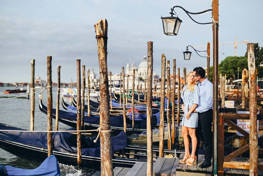 LAND & GONDOLA PHOTOSHOOTING - Should You Book This Gondola + Land Photo Shoot?