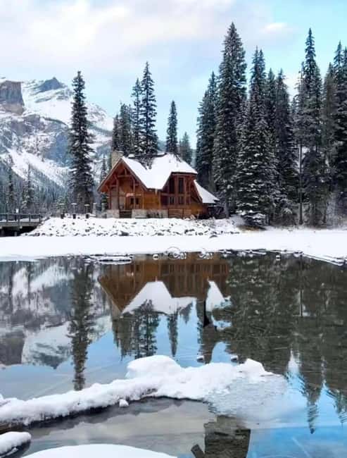 Louise Louise, Banff Gondola, Minnewanka & Emerald Lakes - Banff town hour: use it for food, not just shopping