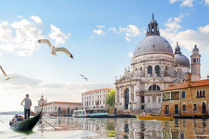 Magical Gondola Journey: Explore Venice's Grand Canal in Style! - When to book: the crowd factor and why morning can be calmer