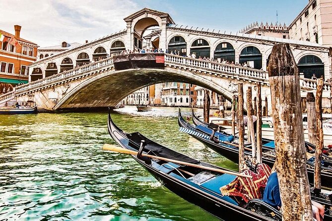 Morning Magic: Venice City Walk and Gondola Tour - The Rialto Bridge and Canal views: where your route starts to click