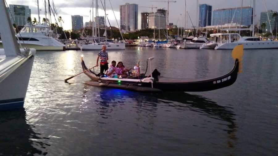 Oahu: Luxury Gondola Cruise with Drinks and Pastries - Navigating Waikiki: bridges, harbor glide, and why the route matters