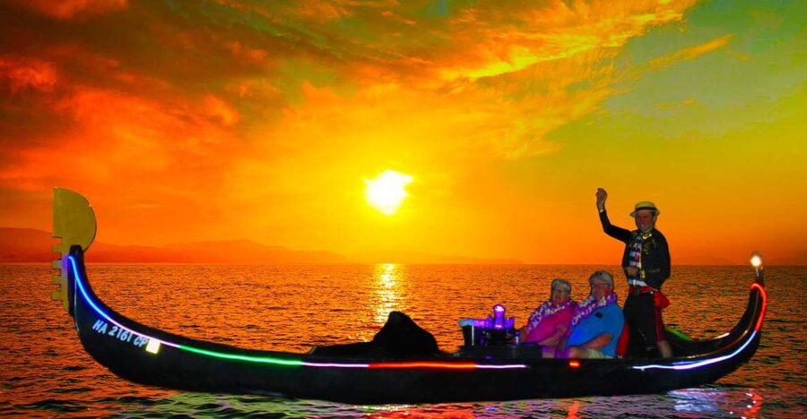 Oahu: Luxury Gondola Cruise with Drinks and Pastries - The 45–60 minute rhythm: what the cruise is like onboard