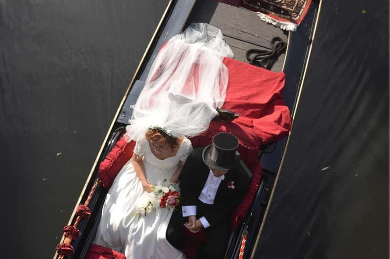 Private Alster Lake romantic Tour in a Real Venetian Gondola - Key Things To Know Before You Go