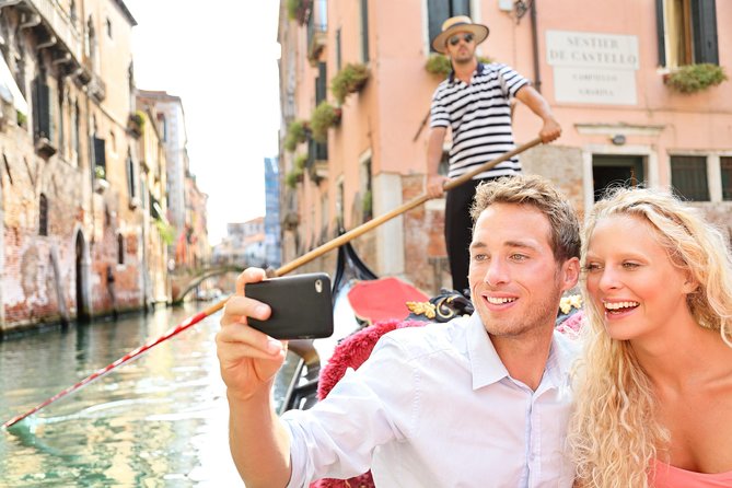 Private Crafted Gondola Ride on the Grand Canal - The 30-Minute Route: Grand Canal Glamour Plus Inner-Canal Quiet