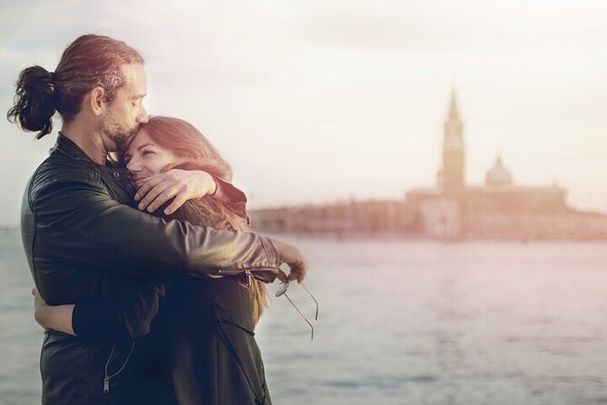 Private Gondola Ride and Photoshoot - A Private Gondola Ride Photo Shoot That Saves You Time and Energy