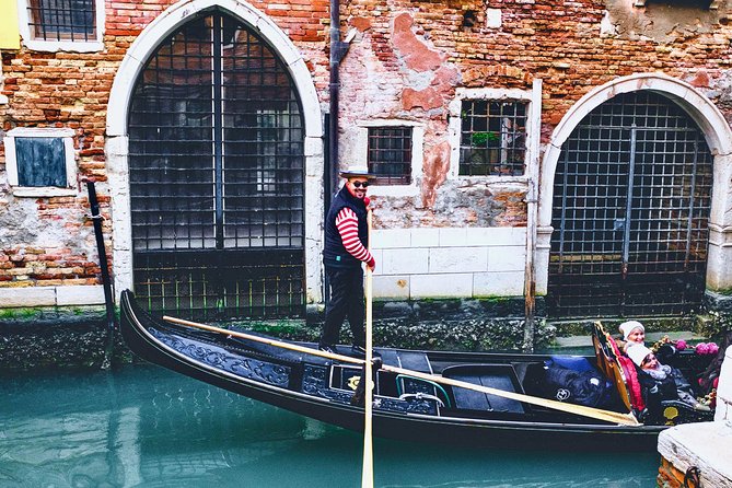 Private Gondola Ride in Venice - Basilica della Salute and Punta della Dogana: what to look for