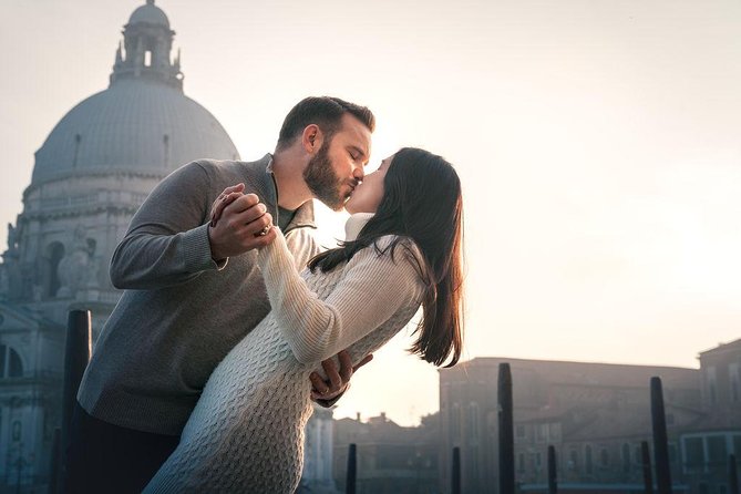 Private Photo Shoot in Venice with Gondola Ride - Pickup in Venice and why shoes matter more than you think