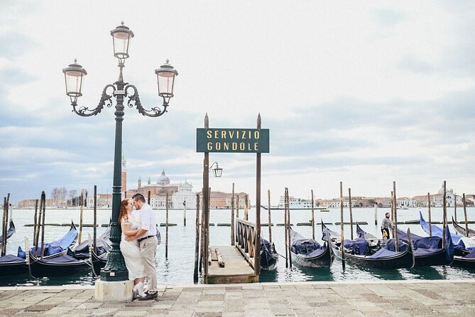Private Photo Shoot in Venice with Gondola Ride Included - Key highlights you’ll feel right away