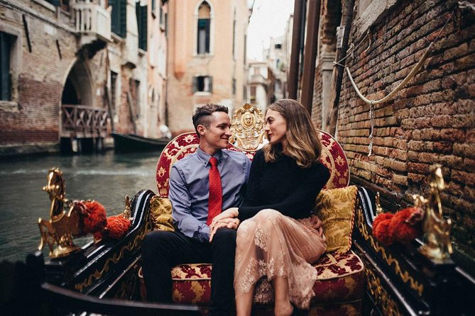 Private Photo Shoot in Venice with Gondola Ride Included - Why this Venice shoot works better than a random photoservice