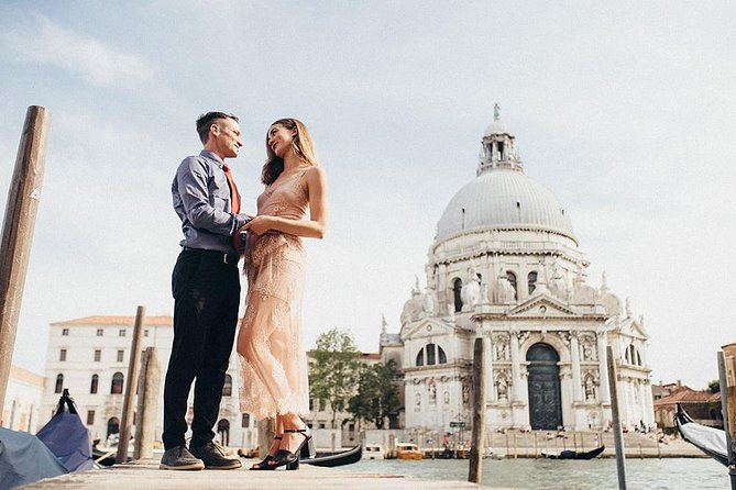 Private Photo Shoot in Venice with Gondola Ride Included - Ponte di Rialto: curved lines and postcard power