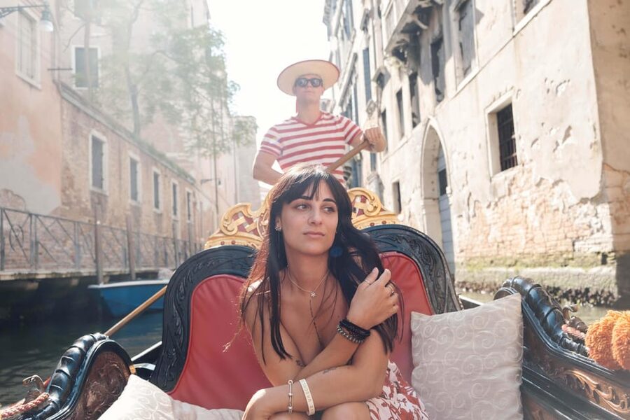 Private Photoshoot of Your Gondola Ride in Venice - Piazza San Marco and Doge’s Palace photo stops