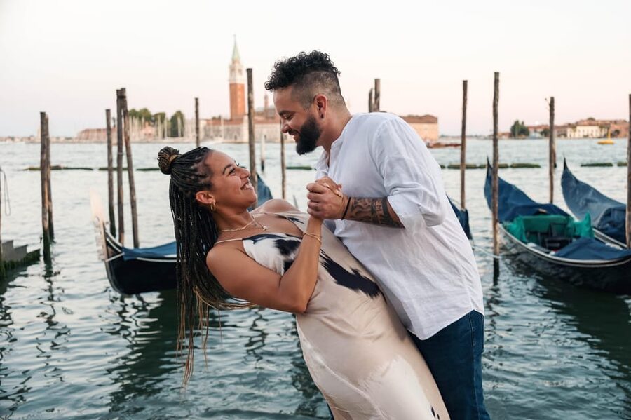 Private Photoshoot of Your Gondola Ride in Venice - The photo package: up to 100 edits in 72 hours